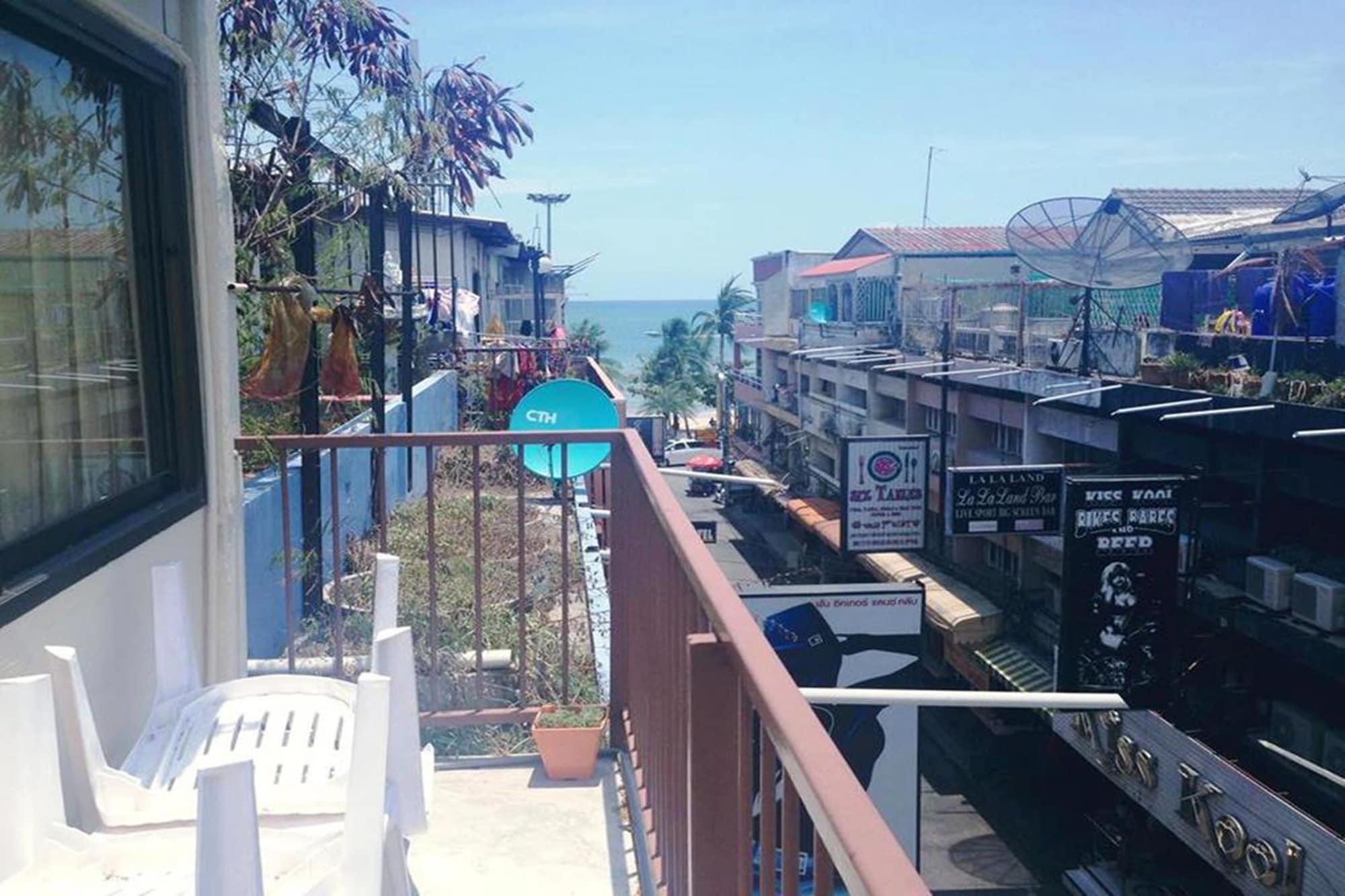 Sandman Hotel & Sports Bar Паттайя Экстерьер фото