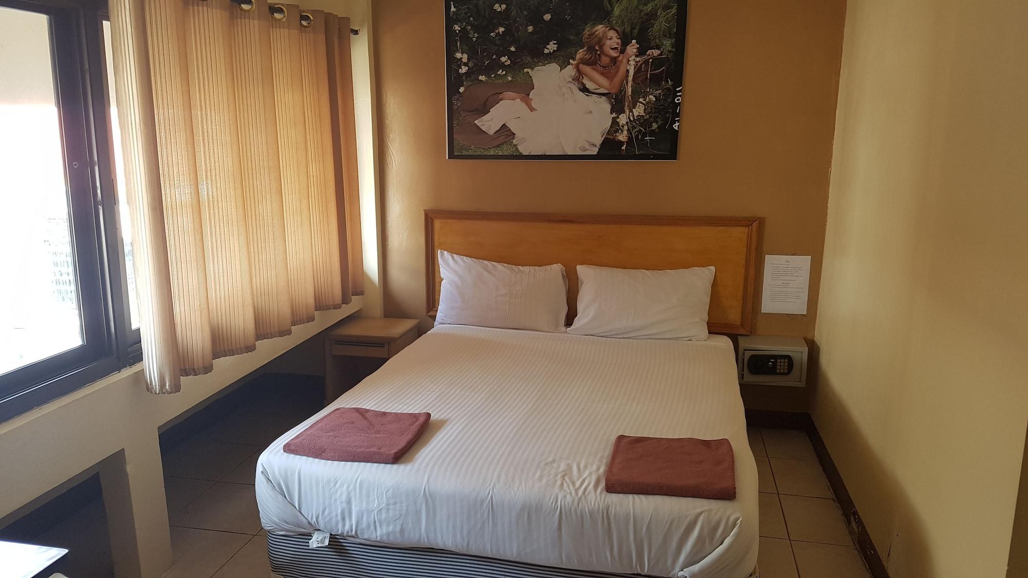 Sandman Hotel & Sports Bar Паттайя Экстерьер фото